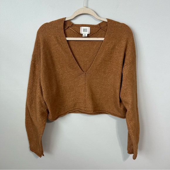 Urban Outfitters BDG Tan Valeria Cropped V-Neck Sweater Women’s Size Large - Picture 2 of 6